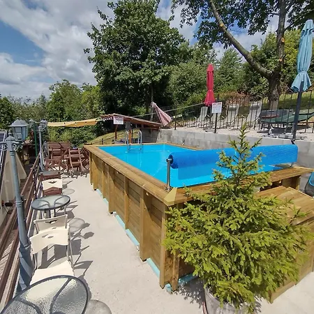 Apart-hotel & Pool Prestige Ivica Marianka